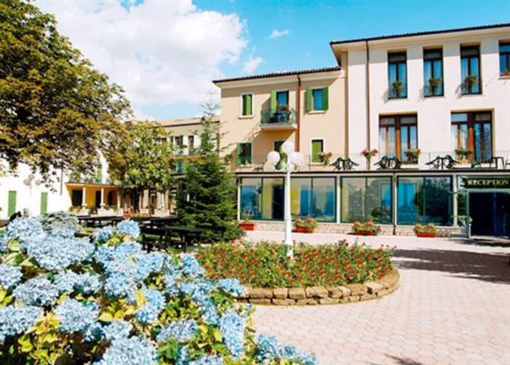 Park Hotel Jolanda San Zeno di Montagna Buitenkant foto