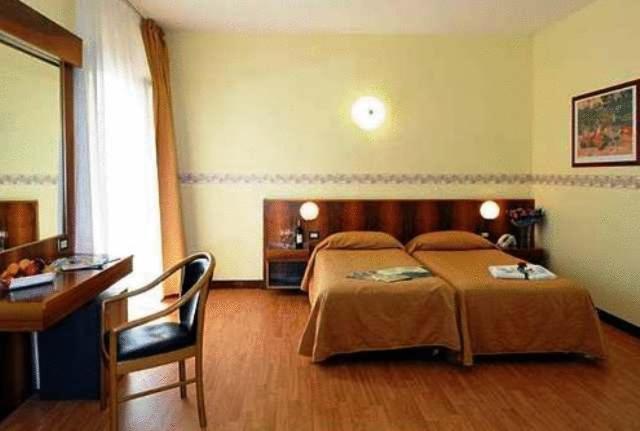 Park Hotel Jolanda San Zeno di Montagna Buitenkant foto