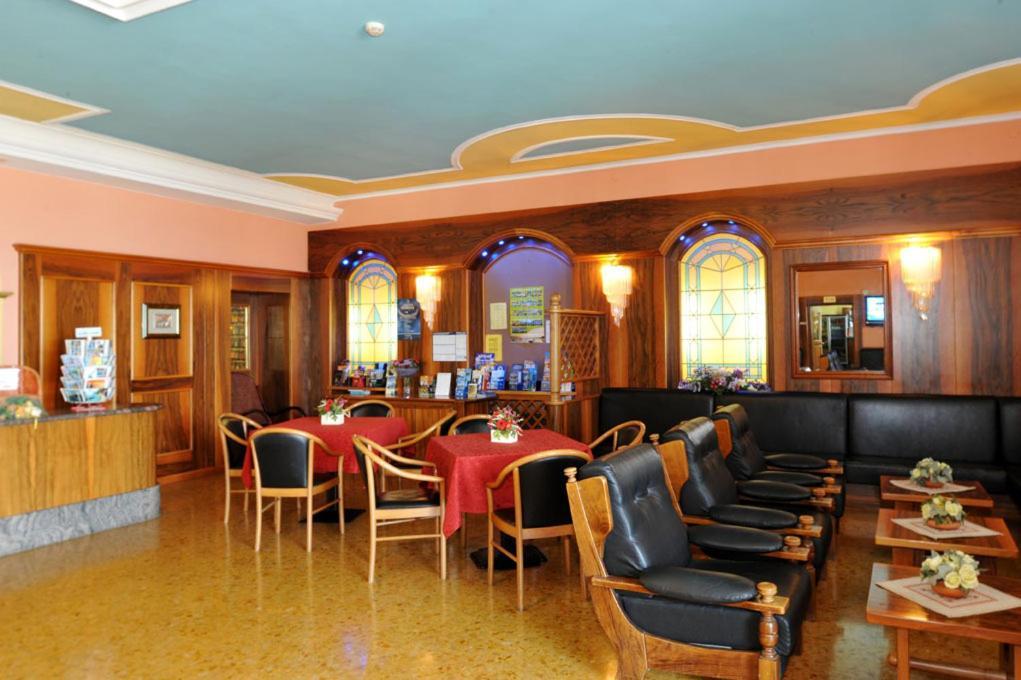 Park Hotel Jolanda San Zeno di Montagna Buitenkant foto