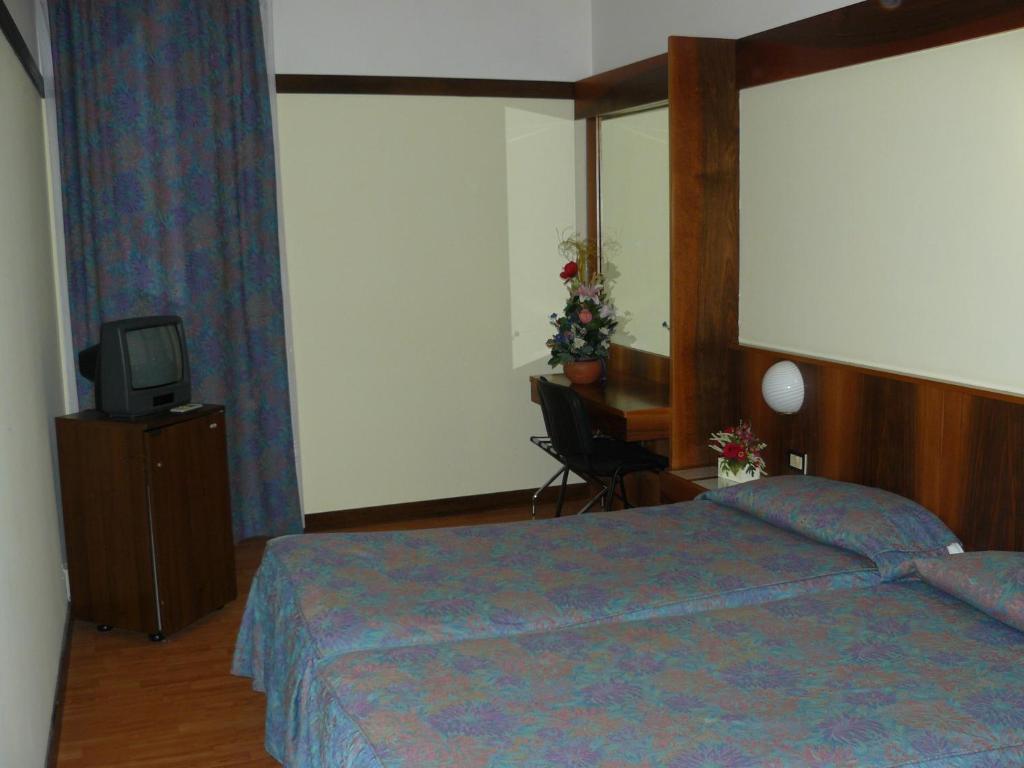 Park Hotel Jolanda San Zeno di Montagna Buitenkant foto