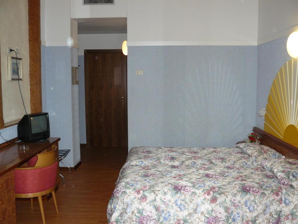 Park Hotel Jolanda San Zeno di Montagna Kamer foto