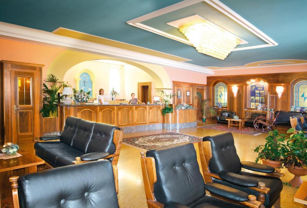 Park Hotel Jolanda San Zeno di Montagna Buitenkant foto