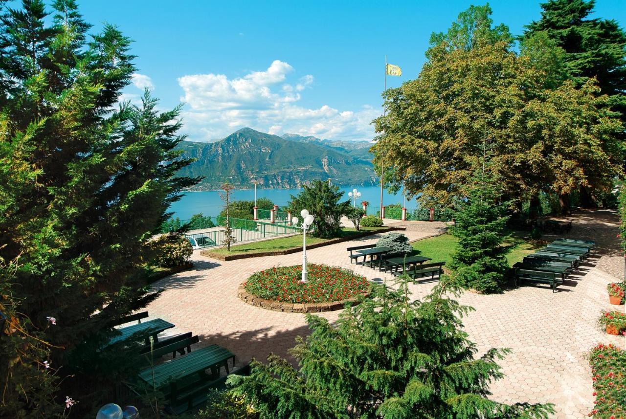 Park Hotel Jolanda San Zeno di Montagna Buitenkant foto