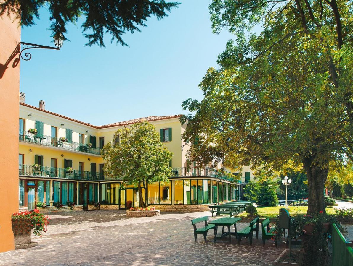 Park Hotel Jolanda San Zeno di Montagna Buitenkant foto